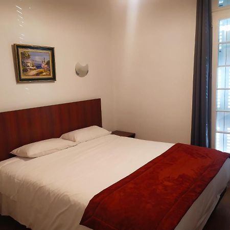 Hotel Le Postillon Pau Eksteriør bilde