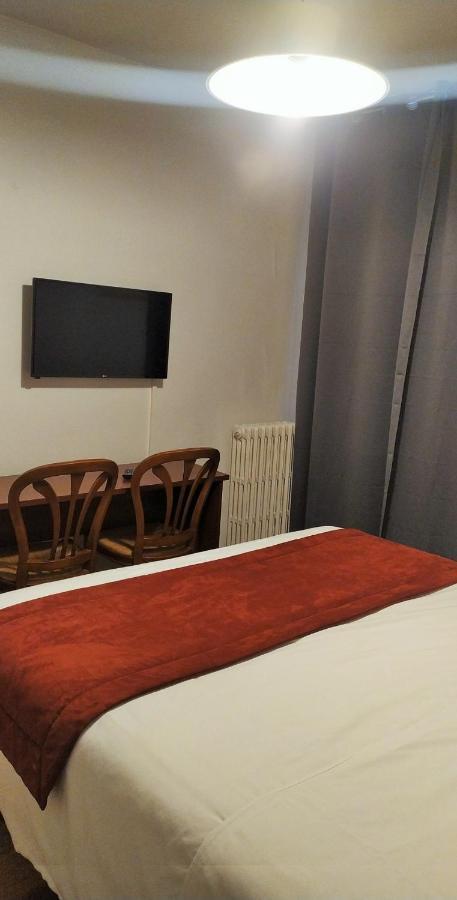 Hotel Le Postillon Pau Eksteriør bilde