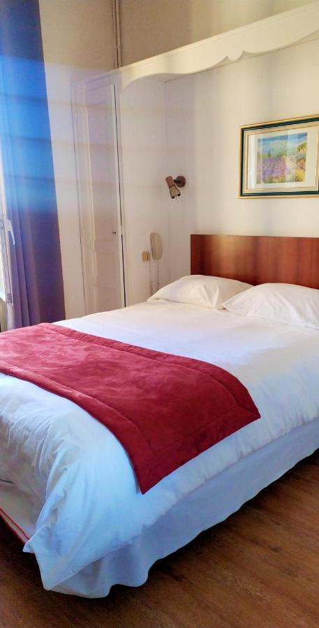 Hotel Le Postillon Pau Eksteriør bilde