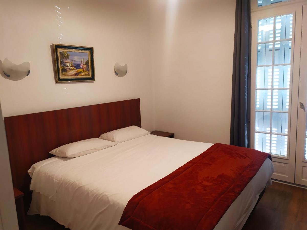 Hotel Le Postillon Pau Eksteriør bilde