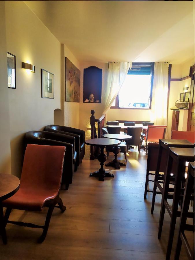 Hotel Le Postillon Pau Eksteriør bilde